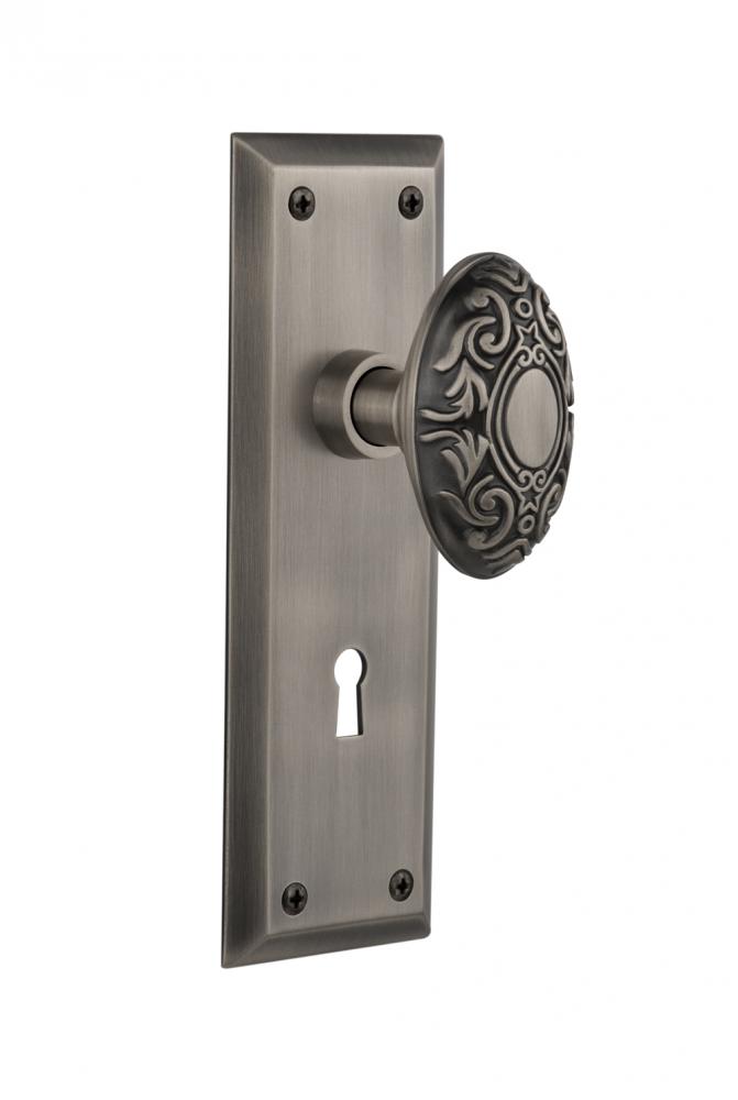 Nostalgic Warehouse New York Plate with Keyhole Passage Victorian Door Knob in Antique Pewter