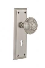 Nostalgic Warehouse 705113 - Nostalgic Warehouse New York Plate with Keyhole Passage Egg & Dart Door Knob in Satin Nickel