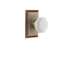 Nostalgic Warehouse 748236 - Nostalgic Warehouse Studio Plate Passage Waldorf White Milk Glass Knob in Antique Brass