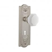 Nostalgic Warehouse 748429 - Nostalgic Warehouse Meadows Plate with Keyhole Passage Waldorf White Milk Glass Knob in Satin Nick