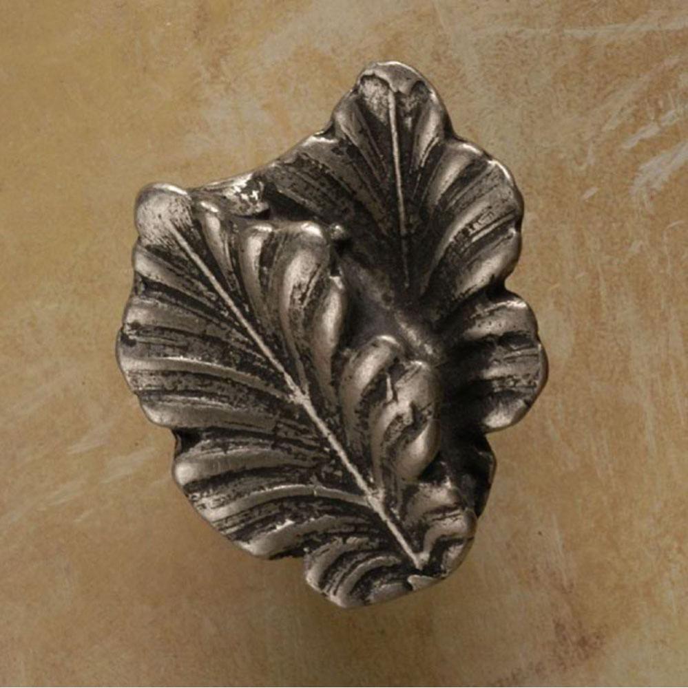 Fancy double oak leaf