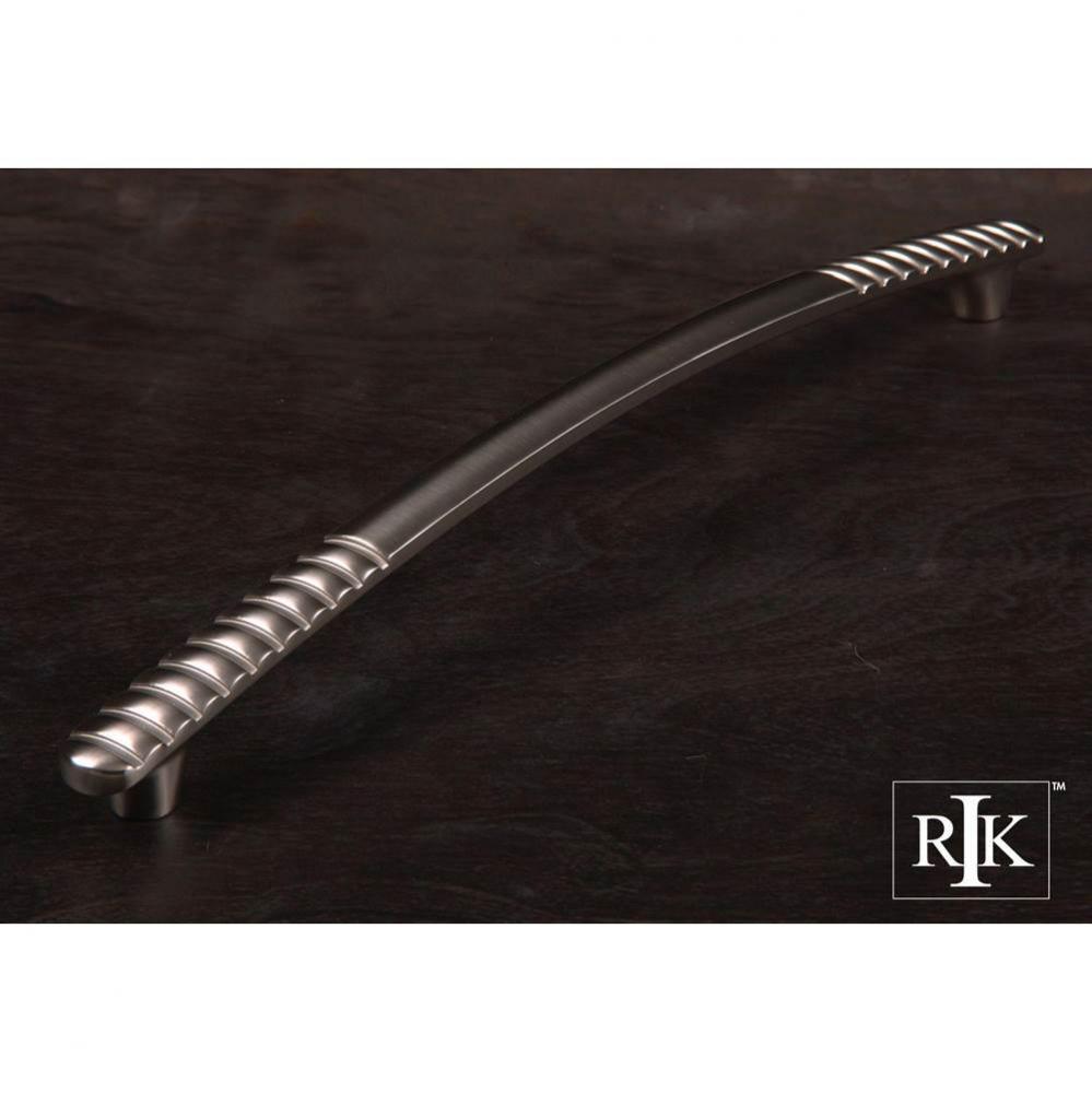 18'' c/c Ridges  at  Edge Appliance Pull