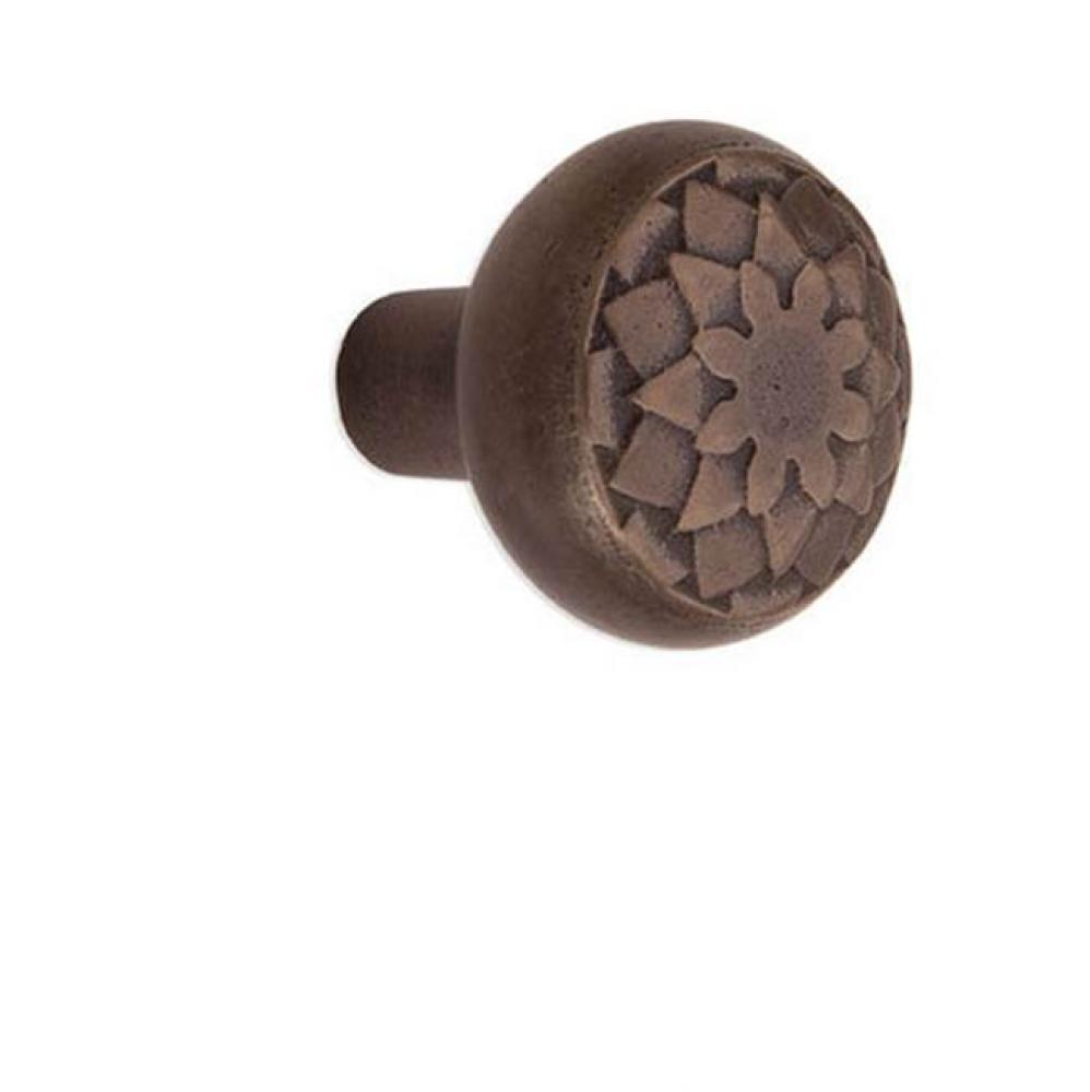 1 3/8'' Artichoke round cabinet knob.