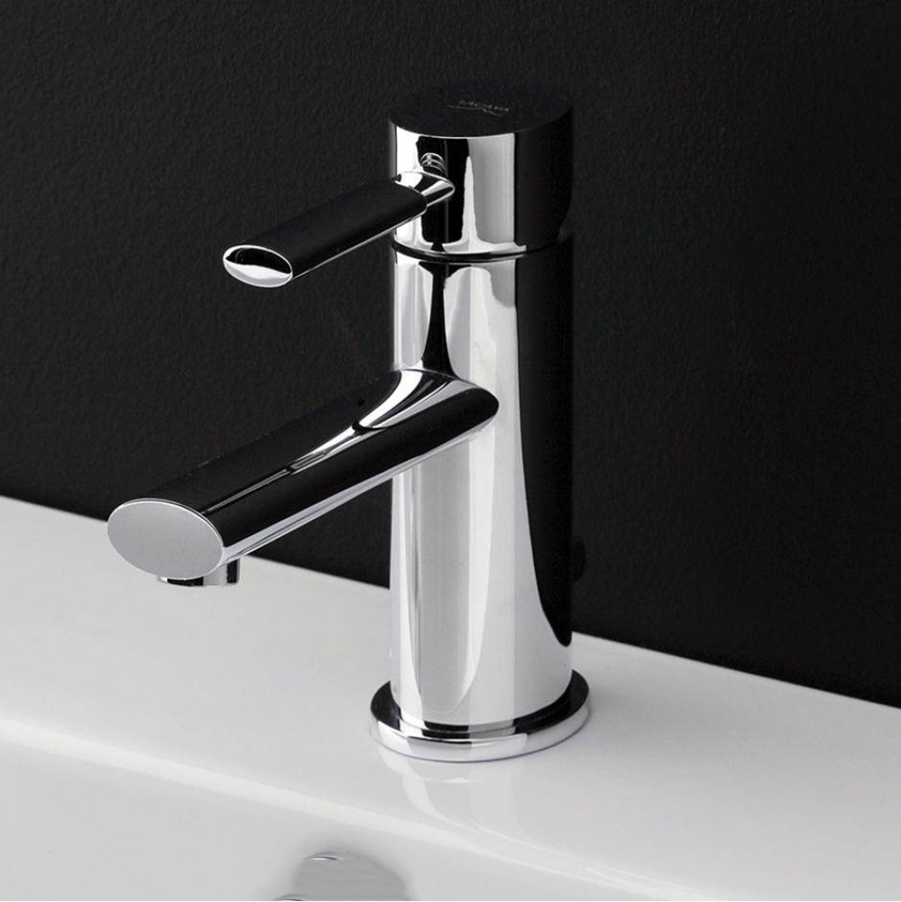 Deck Mount Single-hole Faucet with A Lever Handle and Pop-up, ADA Compliant. Water Flow Rate: 1 GP