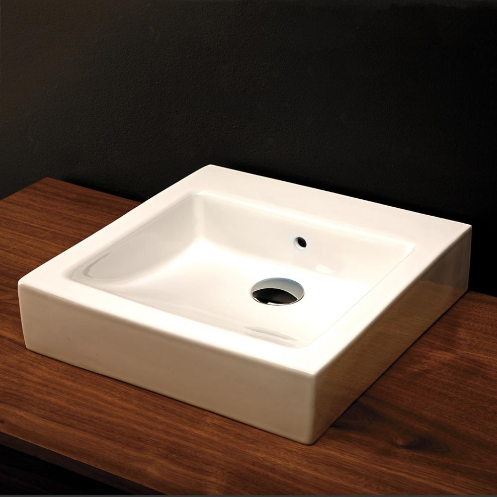 Wall-mounted or vessel porcelain washbasin with overflow