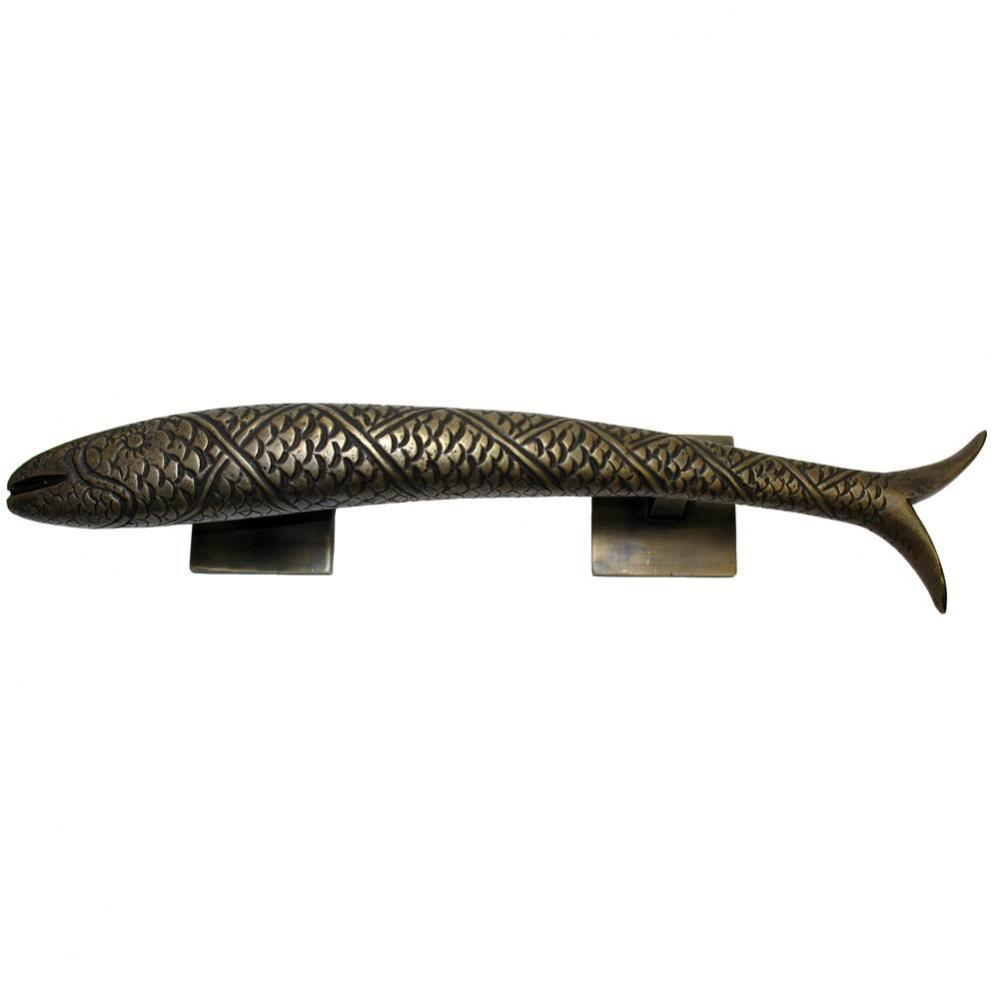 Right Carved Fish Pull