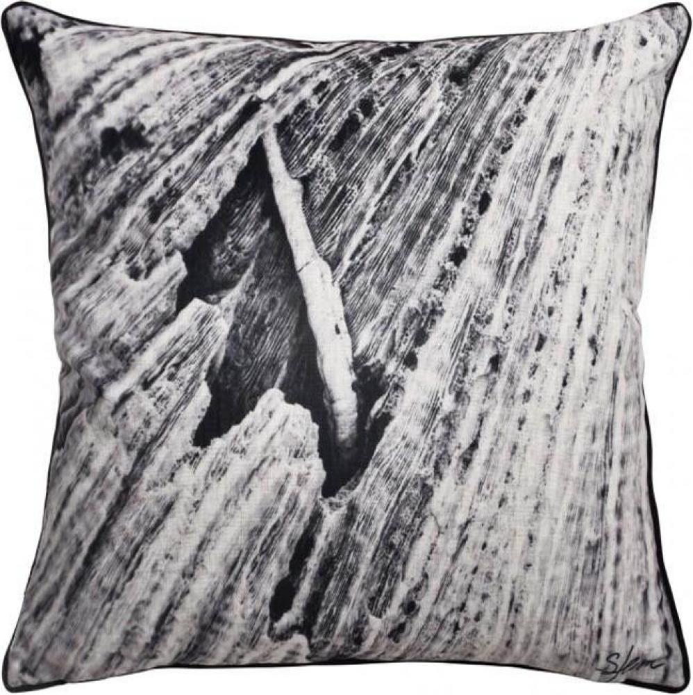 Emilia Pillow - 22''H x 22''W