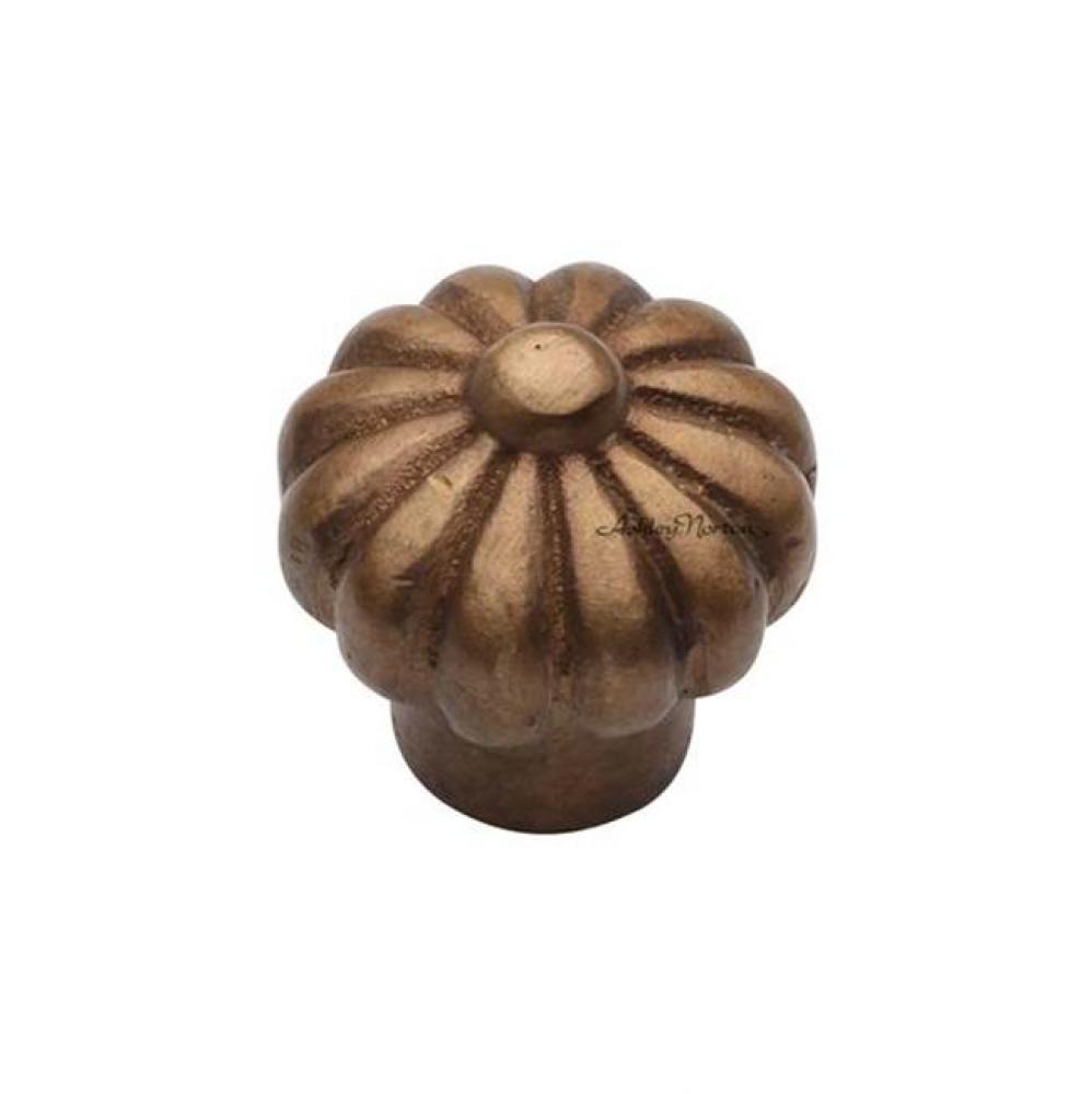 Flower Knob 1 3/8''